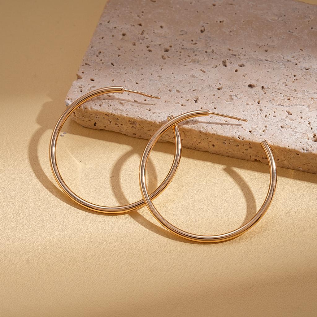 Smooth Geometric Round Silver Needle Stud Earrings, Metallic Sense, Fashionable and Versatile Temperament Earrings