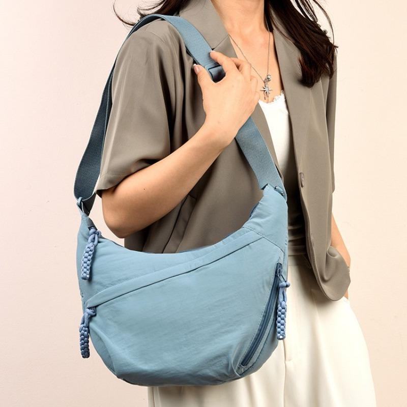 Simple and large-capacity messenger bag women's new small satchel solid color fashion shoulder bag versatile dumpling bag