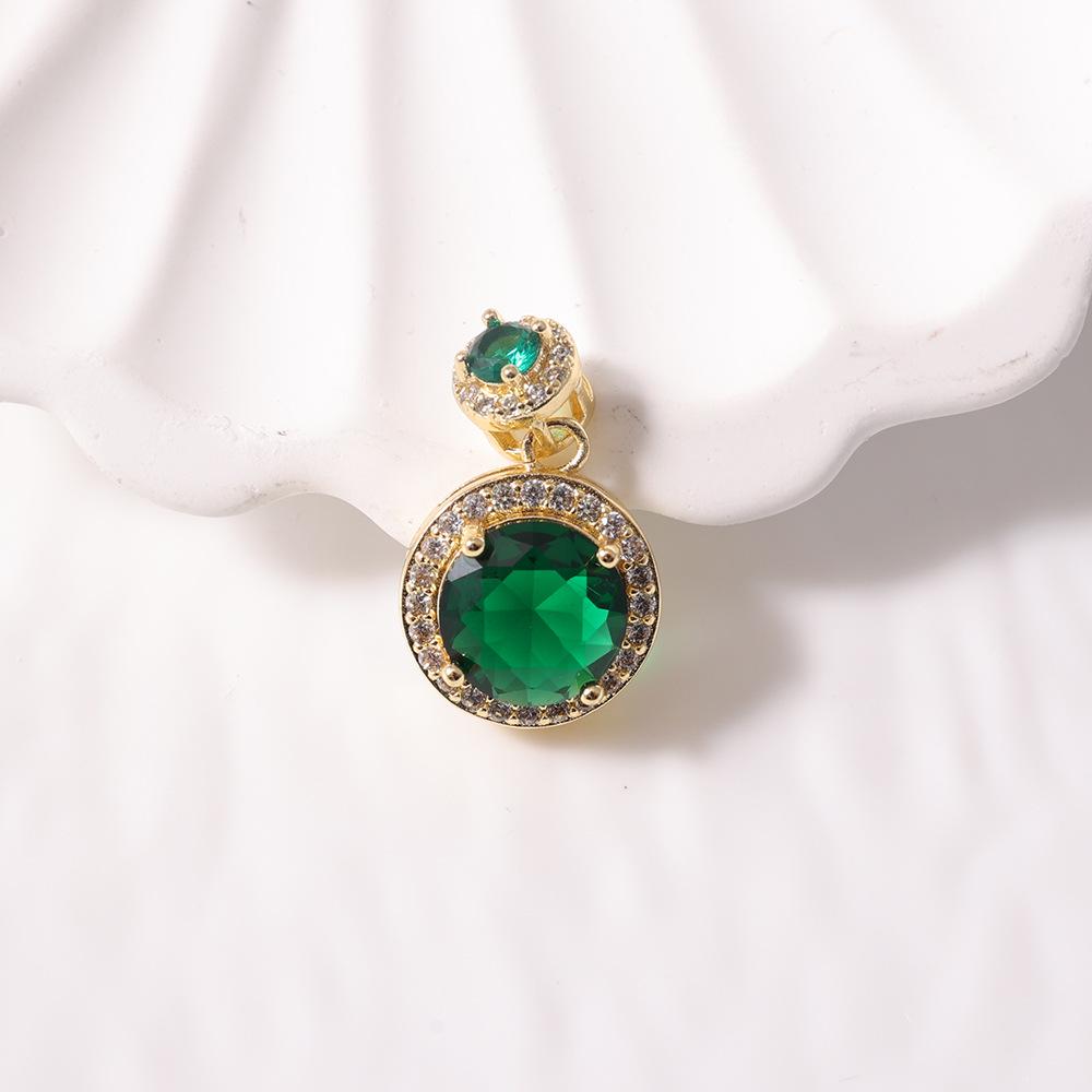Emerald Geometric Pendant Necklace for Women - Trendy Clavicle Chain Accessory