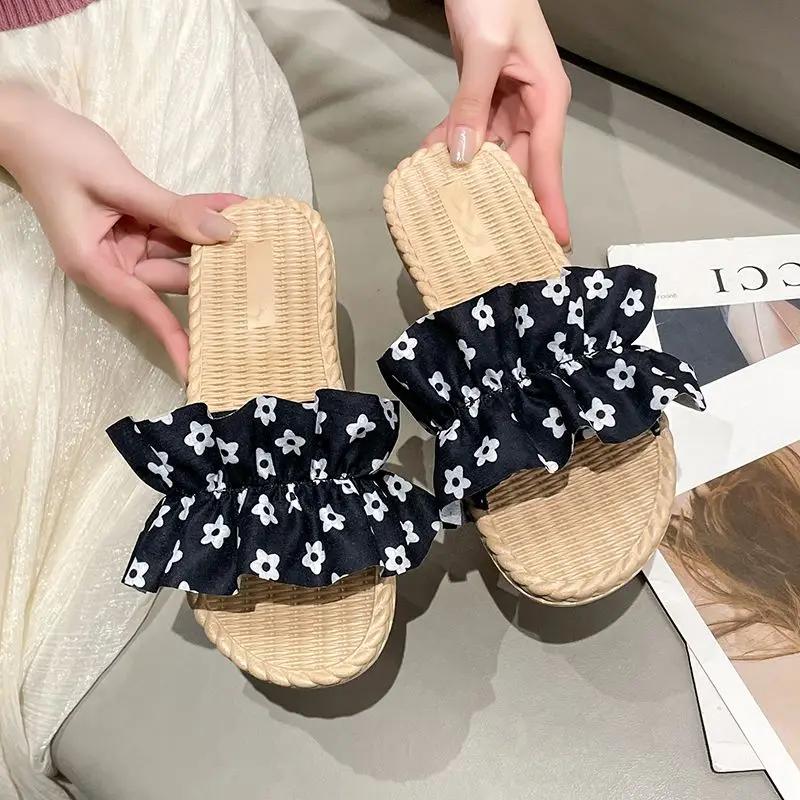 Fashion On Beach Flat Shoes for Women High Quality Pvc Woman Slippers Elegant and Fashionable Sandals Original Clappers Vip Offer Slides