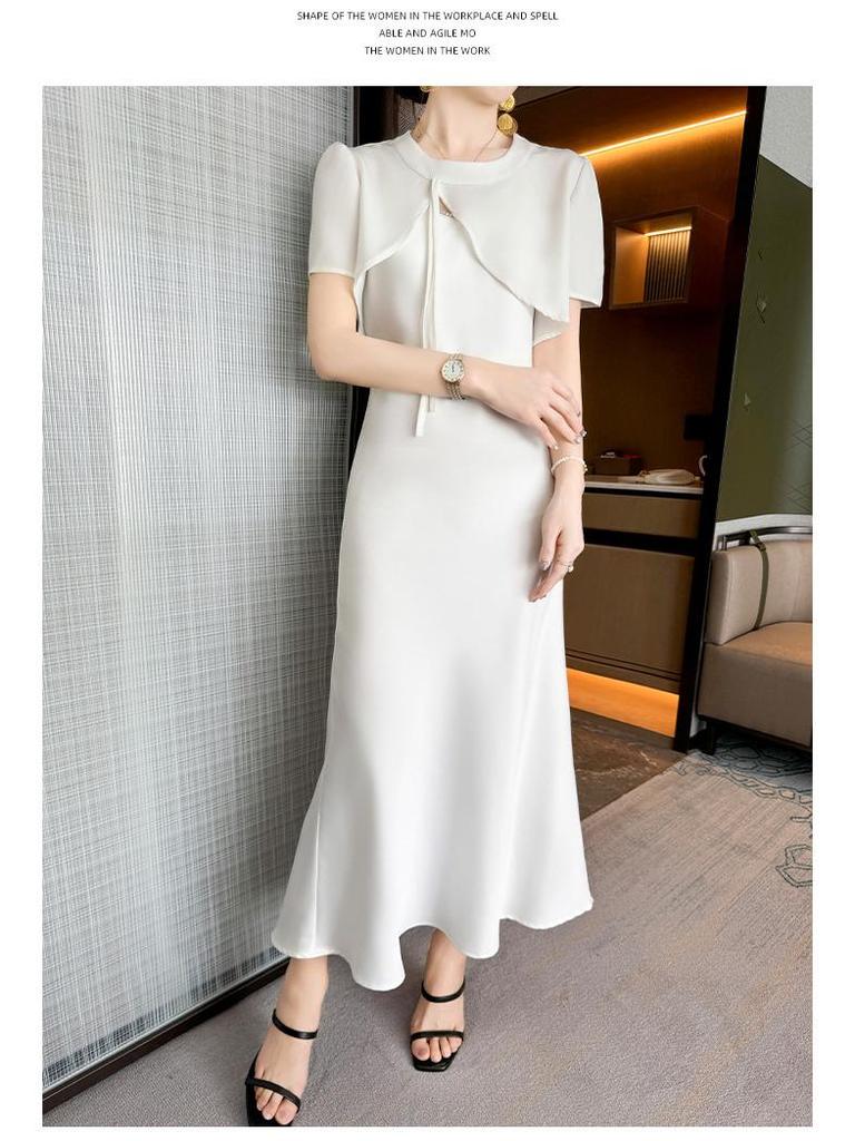 2025 Sommer Perlen V-Ausschnitt Kunstseide Slipkleid mit Diamantakzenten