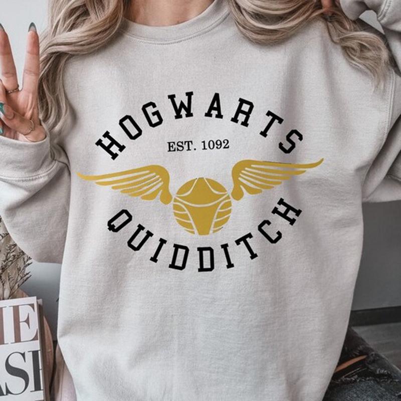 Ny ankomst Damegenser med rund hals Bokstavtrykk Rund hals Pullover Hettegenser HOGWARTS EST.1092 Moteriktig Streetwear