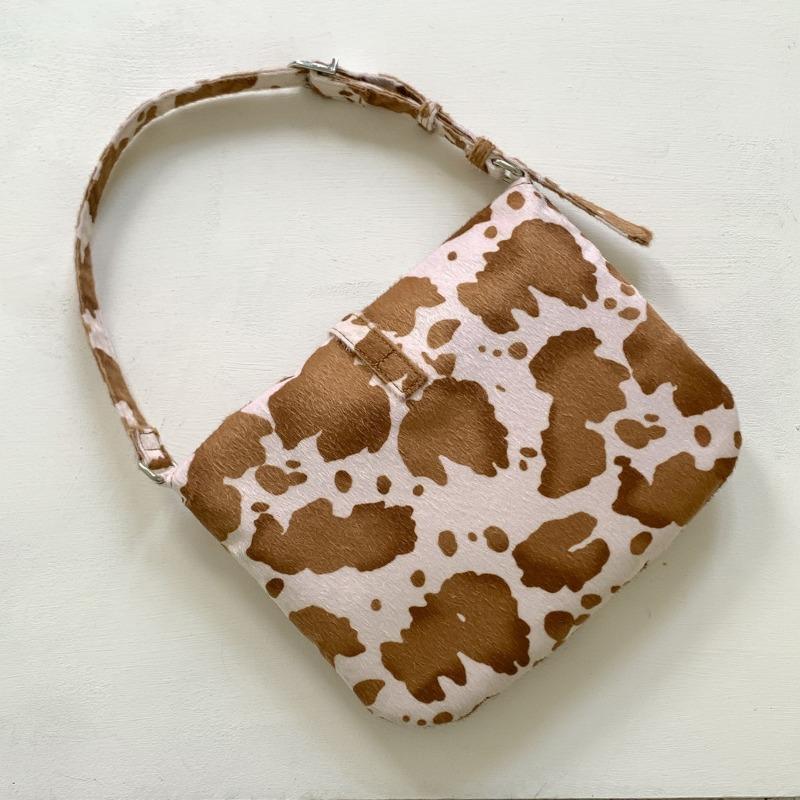 Autumn and Winter New Shoulder Bag Women's Fashionable Trend Portable Women's Bag Niche Design Sense Cow Pattern Underarm Bag Women