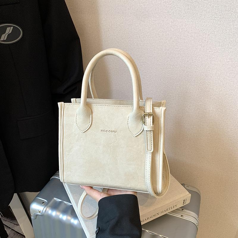 Small bag women's autumn and winter new retro shoulder messenger bag popular portable small square bag
