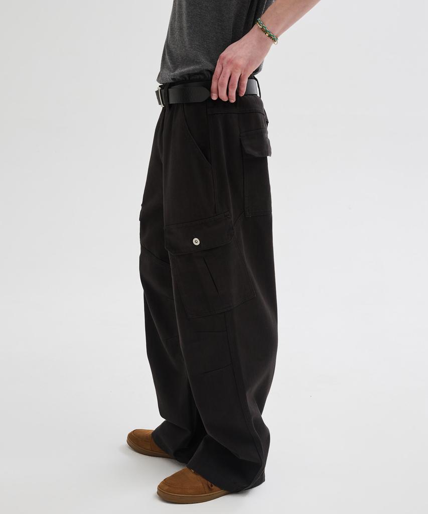LEIRE Garment-Dyed Curved Cargo Pants [Black]
