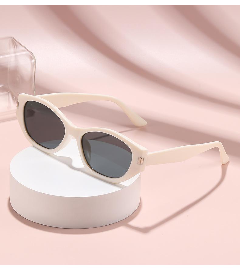 New Fashion Narrow Frame Cat Eye Sunglasses Women Retro Outdoor Sunshade Sun Glasses Trendy Eyewear Uv400 Luxury Brand Design