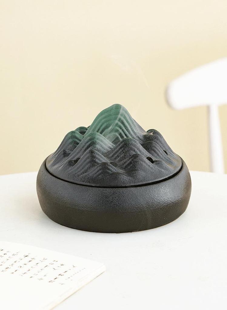 Sandalwood Ceramic Incense Burner with Lid, Fireproof for Household Use - Coarse Pottery Ornament for Indoor Incense Burning.