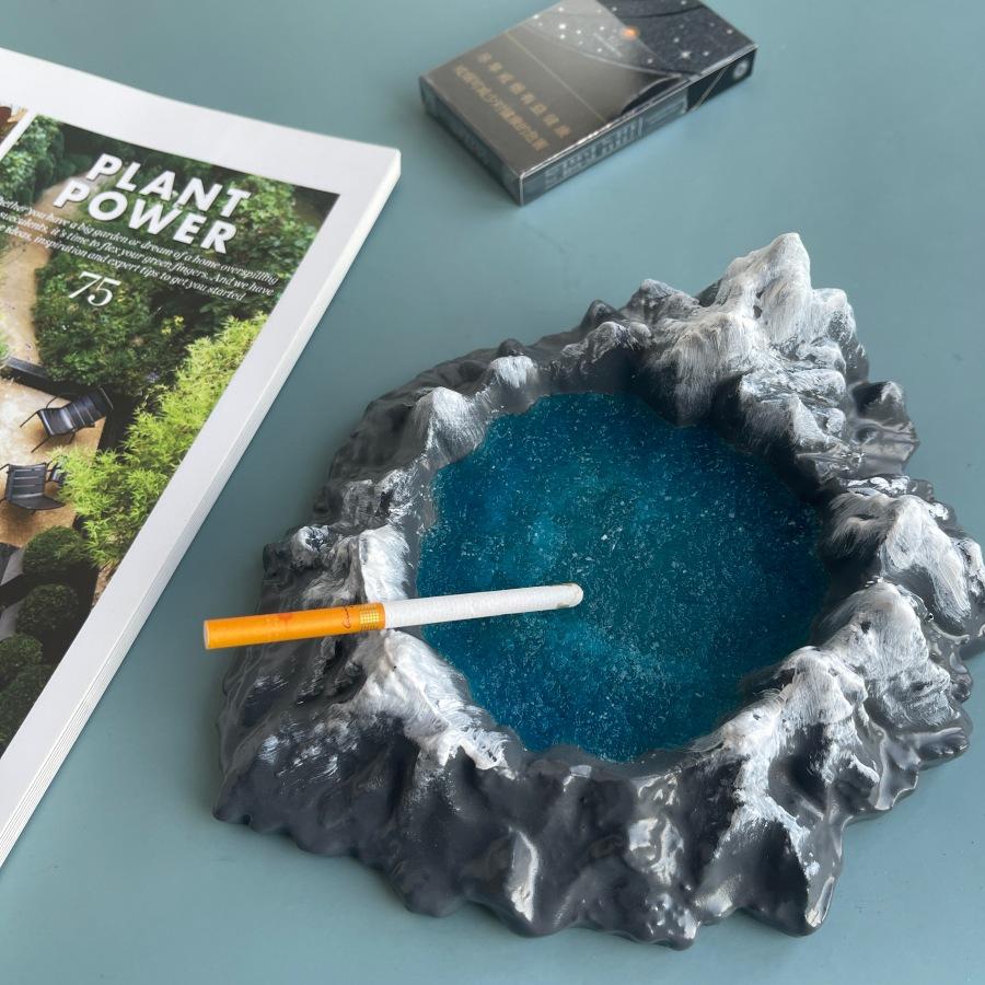 Mount Fuji Ashtray: Modern Japanese-Inspired Nordic Ornament for Living Room