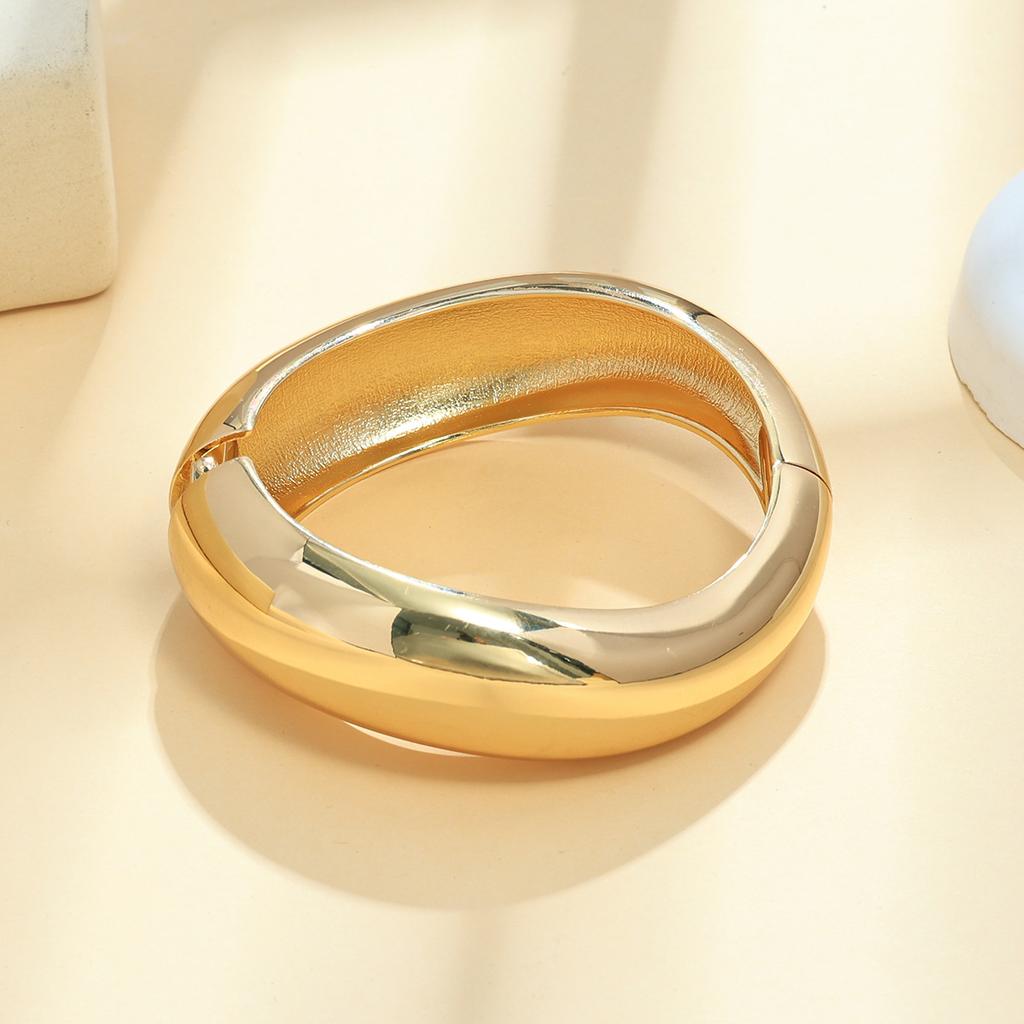 Exaggerated ins heavy industry design sense metal smooth surface bracelet geometric personality wide surface irregular bracelet