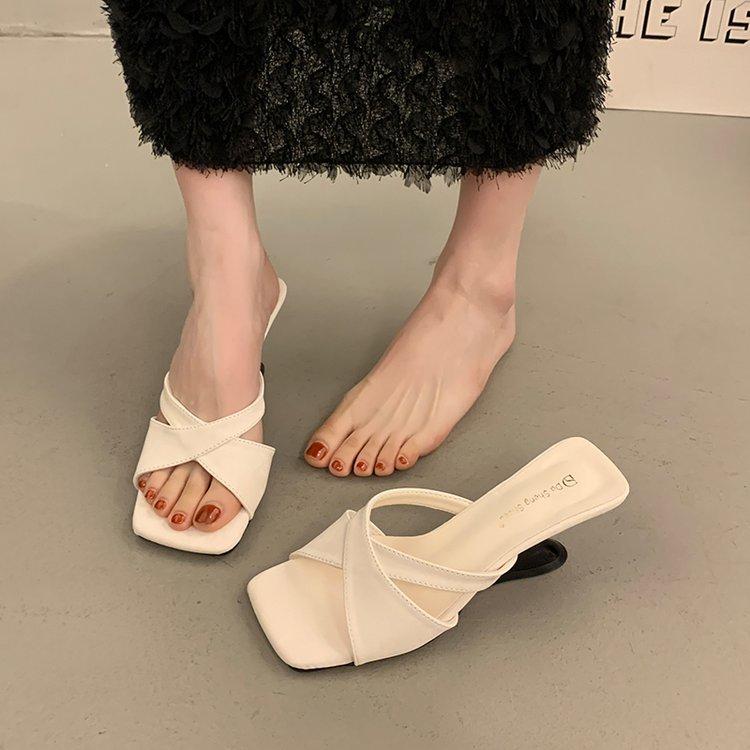 

New Chinese-style slope heel cool slippers female 2025 summer new fairy style design sense high heel temperament one-word slippers 39