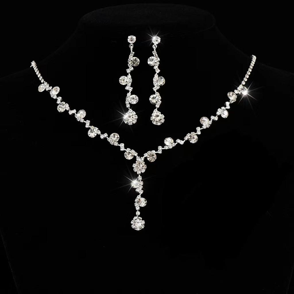 2026 Collana Orecchini Bracciale Anello in Strass di Cristallo alla Moda Set da Quattro Pezzi Accessori Gioielli Accessori Sposa