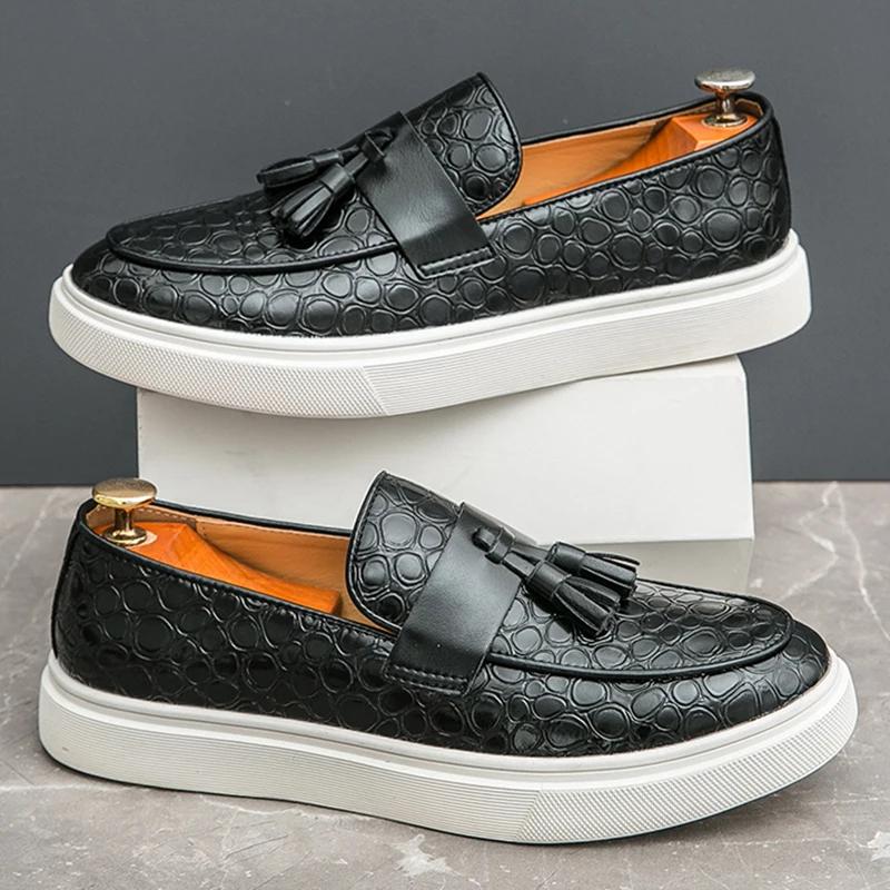 Trend 2025 New Luxury Men Slip On Tassels Loafter Leisure Leather Mens Shoes Man Male Comfortable Sneakers Shoes for Men