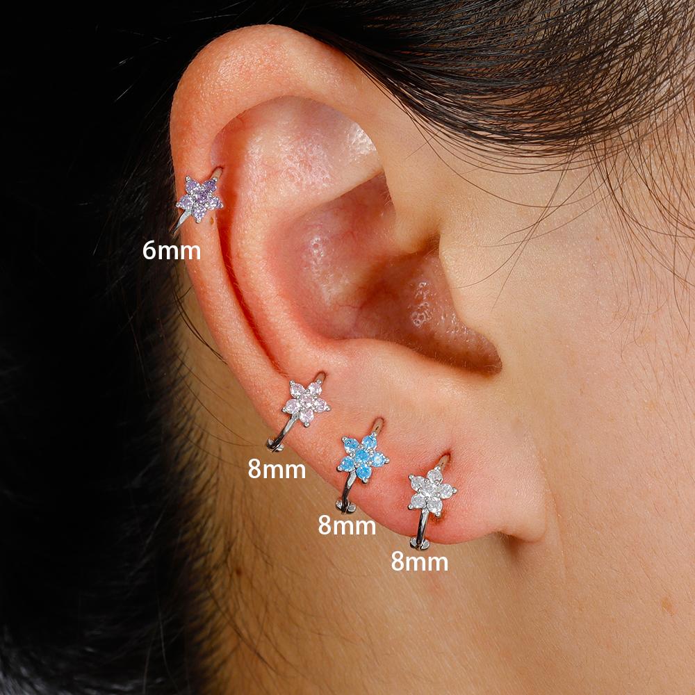 2 Stück Huggies Creolen für Damen Einfach Edelstahl Kleiner Kristall Zirkonia Knorpel Blume Ohrringe Piercing Schmuck