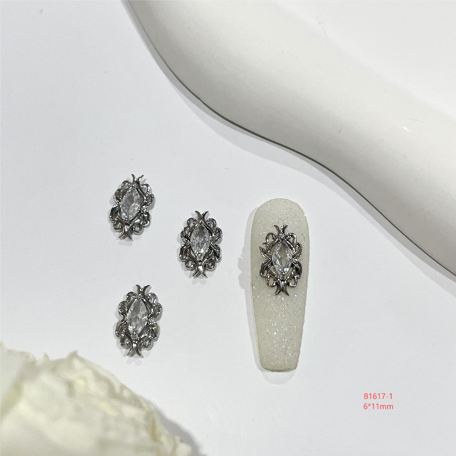 Buccellati Retro Emerald Zirconia Nail Art Accessories