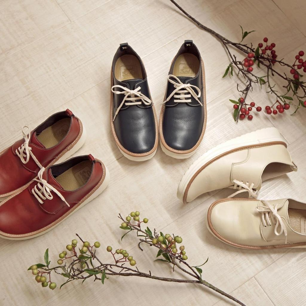 Belle & Sofa Women's Lace-Up Sneakers, Comfortable for Walking, Travel, Vegan Leather, Made In Japan, LWING (Ivory, 23.0 Cm)