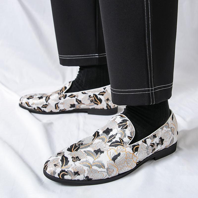 Men’s Printed Flats Loafers Dress Monks Shoes Men Slip on Pointed Toe Tuxedo Rock Club Shoes Plus Size