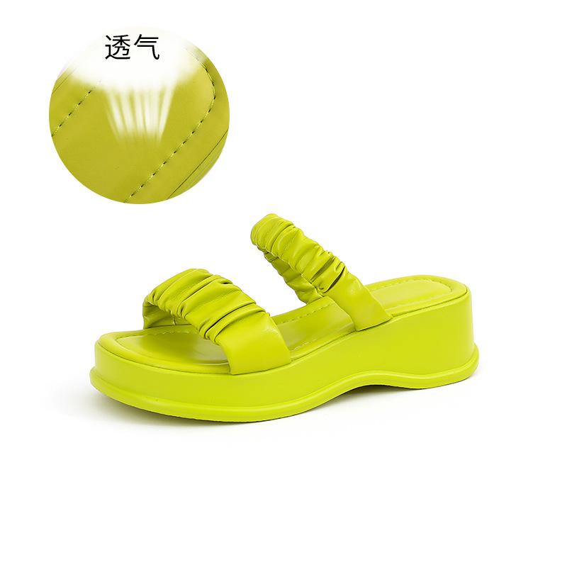

Новые шлепанцы на плоской подошве женские 2025 лето прохладные шлепанцы девушки носят модные платформенные пляжные туфли женские повседневные женские туфли 35 зелёный