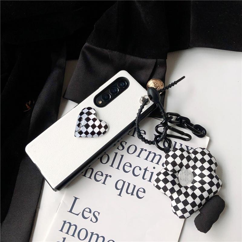 Custodia per telefono in pelle PU trasparente a scacchi retrò a forma di cuore per Samsung Galaxy Z Fold 3 2 5g con ciondolo a forma di fiore