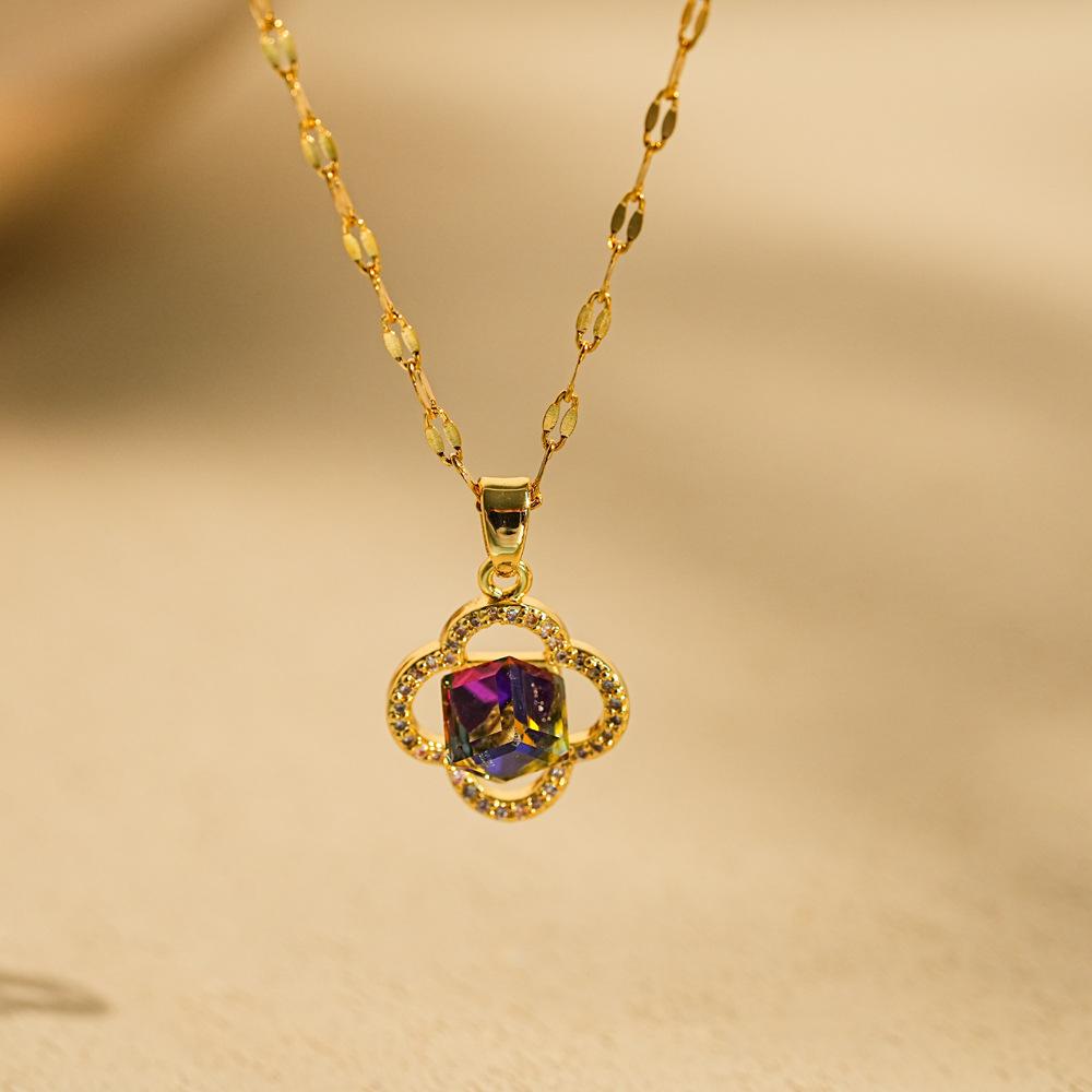 

Женское ожерелье с разноцветной микро-инкрустацией из циркония и клевера