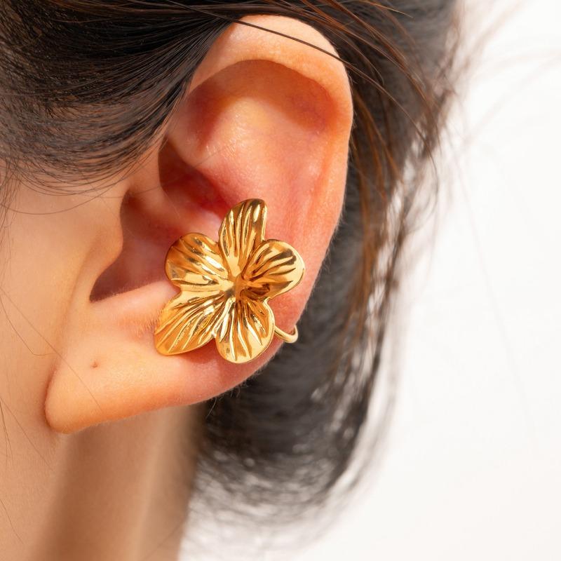 Gold earrings, new alloy jewelry, niche light luxury starfish earrings, women's earbone clips.