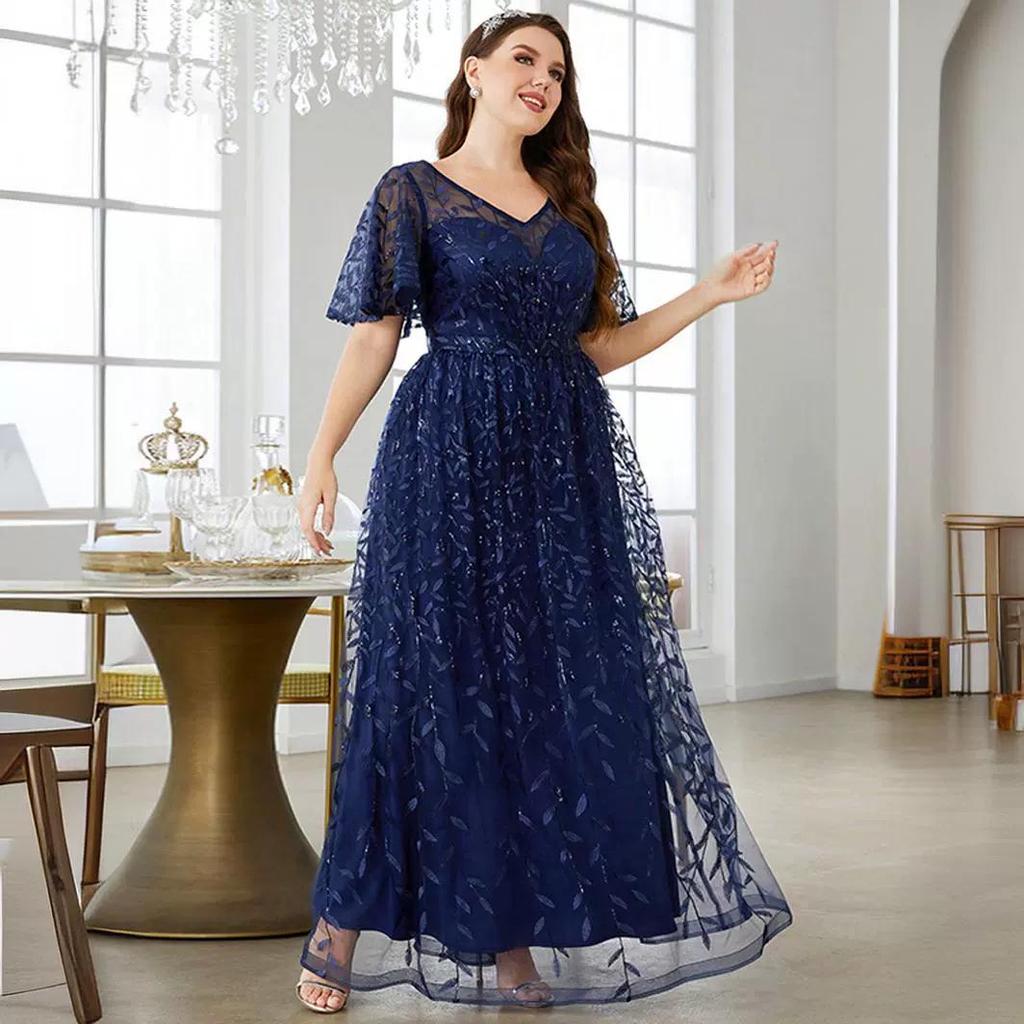 European-American V-neck Lace Evening Dress with Mid-Sleeves, Elegant for Banquets and Spring Events.
