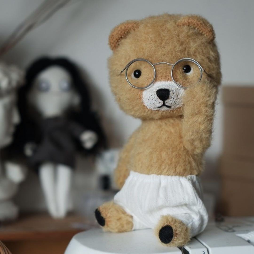 

[USED] Scared Baby Bear Plush Toy by Overseas Artist, Teddy Bear, Artist Bear, Bear