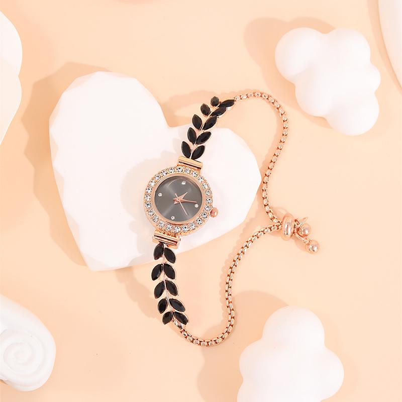 5PCS Luxury Personalized Diamonds with Diamonds Bracelet Style Quartz Watch Heart Shaped Girls' Pendant Necklace Bracelet Earnail Jewelry Set