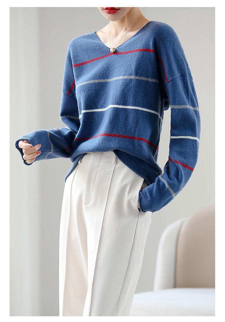Women's Pure Wool Striped Round Neck Sweater - Slimming Loose Knitwear for Autumn and Winter.