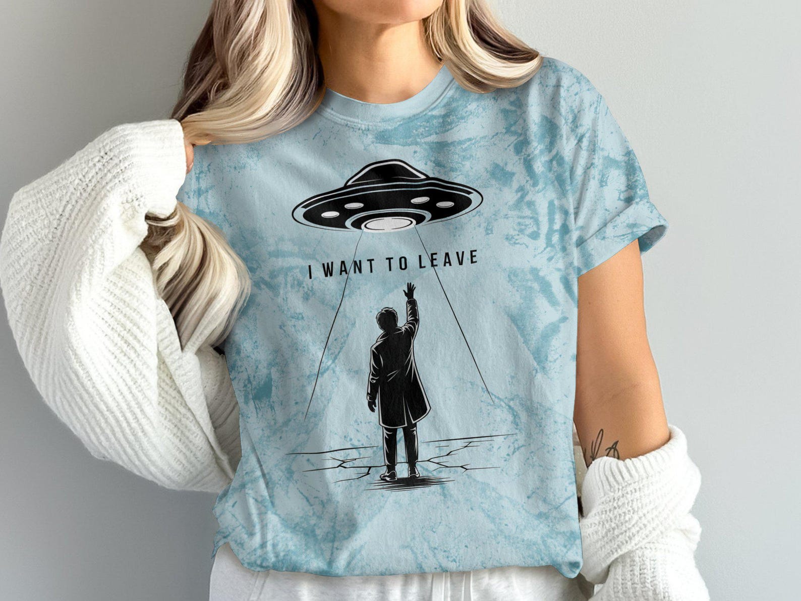 Retro UFO T-Shirt, Sci-Fi Alien Abduction Tee, I Want to Leave Graphic Shirt, Funny UFO T-Shirt, Outer Space Themed Apparel 4XL