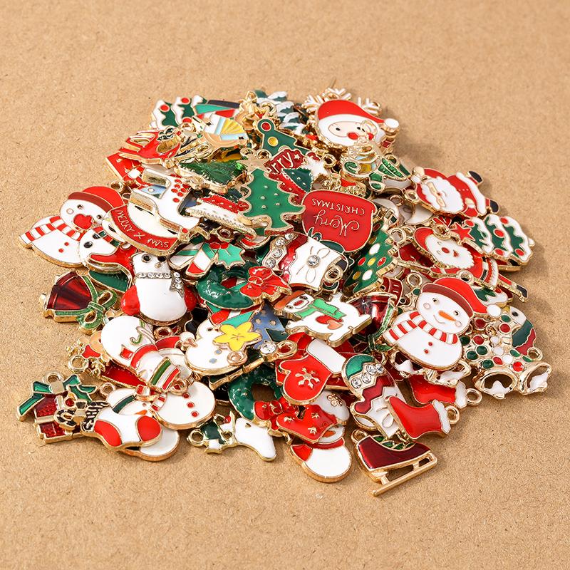 10/20/30 Pcs Random Mix Christmas Santa Claus Elk Charm Pendants for Earrings Necklace DIY Bracelet Jewelry Making Accessories