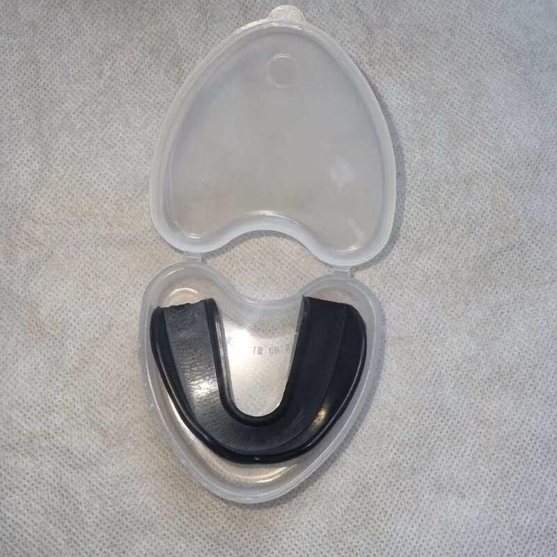 Wangfeng Sports Mouthguard Set