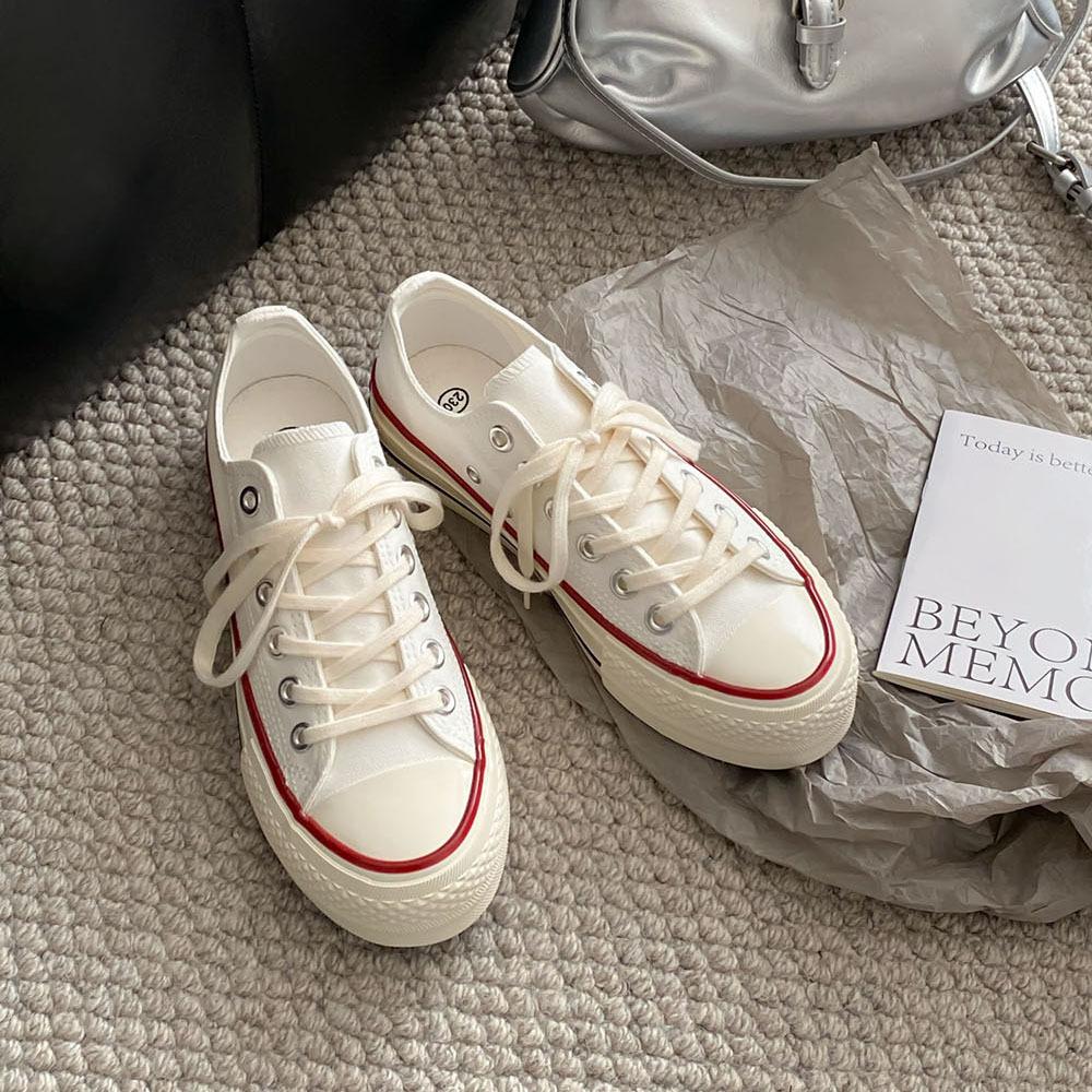 Canvas Shoes for Women 2025 Korean Daily Street Photography Classic Style Versatile Retro Casual Women's Shoes