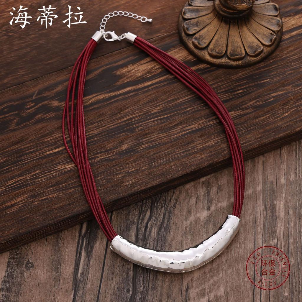 Geometrische Mondsichel Legierung Lederseil Halskette, Böhmische Retro Persönlichkeit Damen Mondsichel Halskette