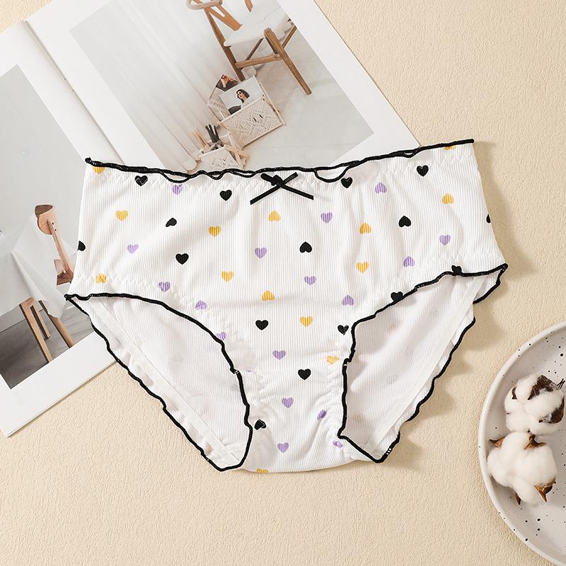 Big Size Ladies Spring and Summer Thin Fashion Sweet Lovely Love Print No Trace Breathable Briefs