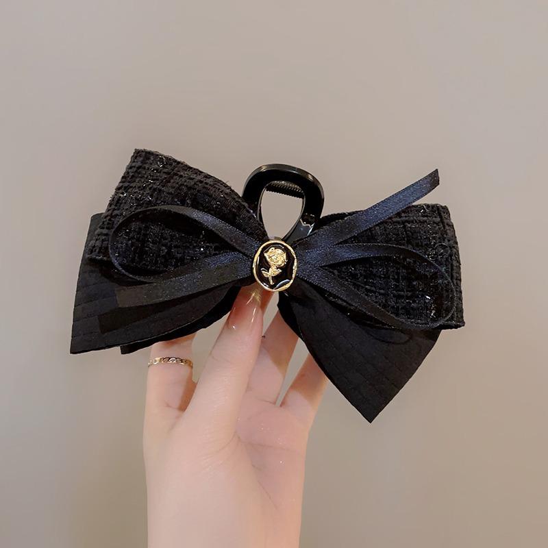 

1PC Korean Style Multi-Layer Cotton Large Fabric Claw Clip for Back of Head Elegant Shark Clip for Autumn Winter