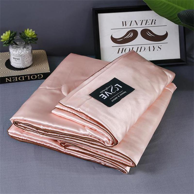 Luxury Emulation Silky Quilted Quilt Queen High End Spring Summer Satin Quilts Mechanical Wash Soft Comfortable Thin Comforter