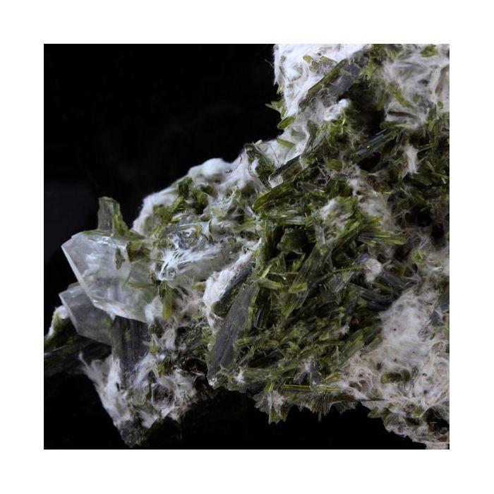 Epidote, Quartz, Byssolite 885.2 carats