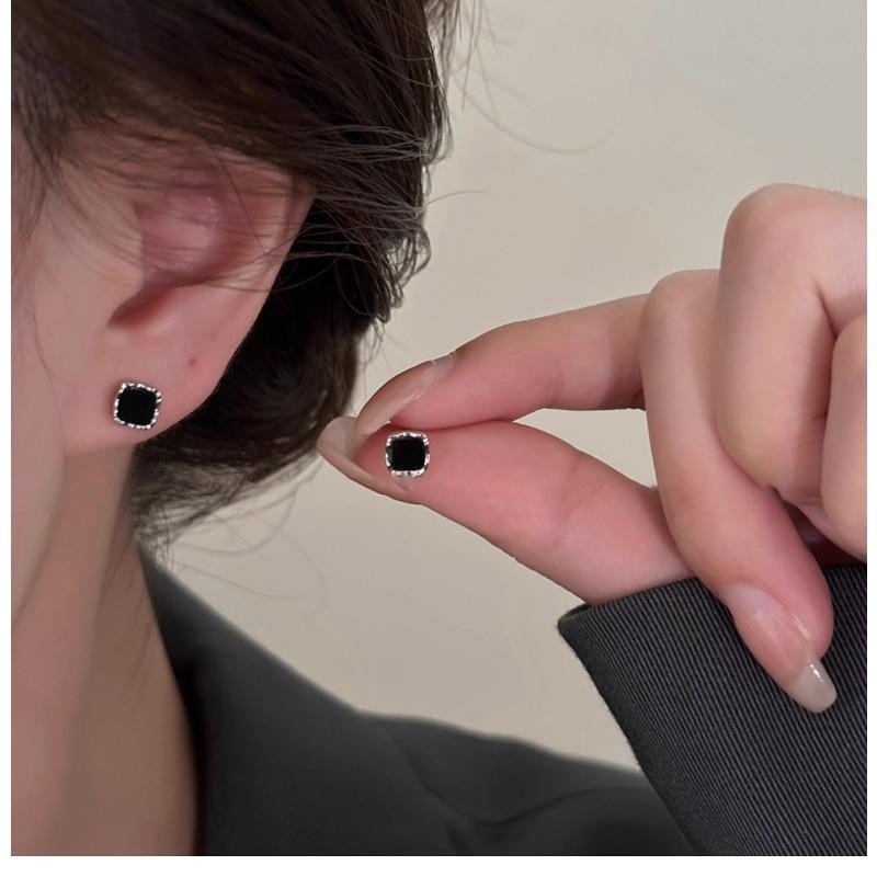 Compact and Casual Square Black Stud Earrings, Elegant and Sophisticated Silver Needle Earrings