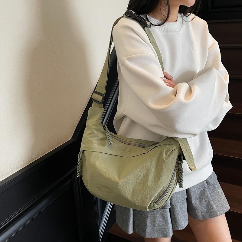 Nylon Messenger Bag Women's Simple Large Capacity 2025 Summer New Shoulder Bag Design Sense Niche Solid Color Dumpling Bag