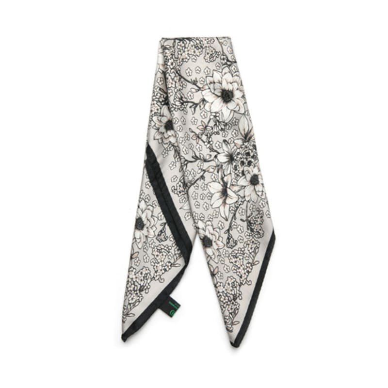 

DOYOUKNOWMC ALL SEASON Kara Flower White Petite Scarf white