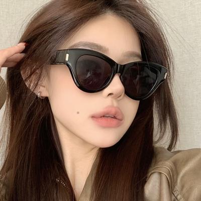Women Sunglasses Cat Eye Frame Personalized  Brand Design Sunglasses In Trend Outdoor Sun Protection Sunglasses For Women UV400