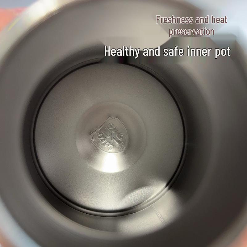 Elegantní retro zlatý motýl páv izolovaný módní hrnek - kreativní dárek pro dámy