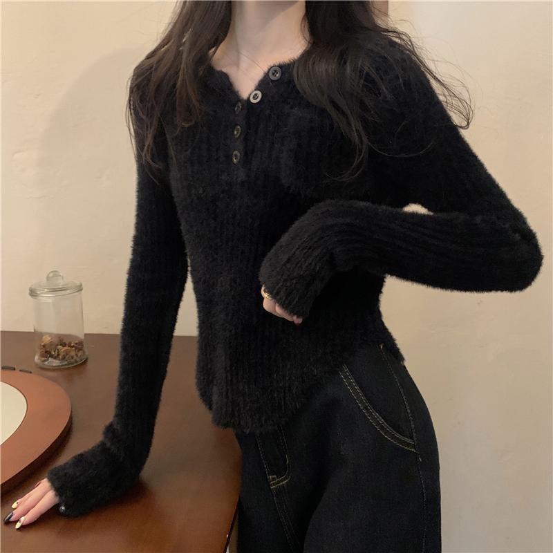 

Новий весняно-літній жіночий трикотажний светр-топ приталеного крою з м якої основи One vest in stock чорний