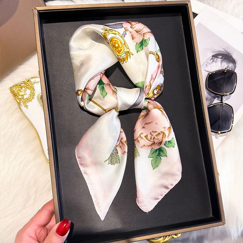 Spring Silk Scarf Fashionable Foreign Style Versatile Small Square Scarf 70Cm Decorative Scarf Sunscreen Travel Shawl Women