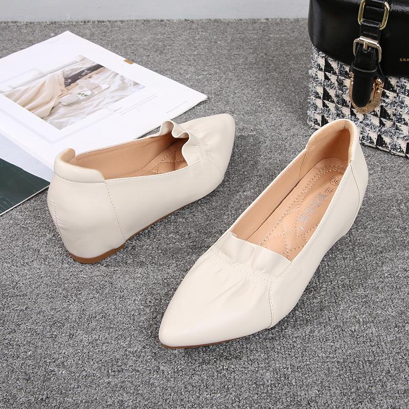 "Women's Soft Sole Wedge Heels: 2024 Spring Comfort Mid-Heel Scoop & Height-Enhancing Shoes"