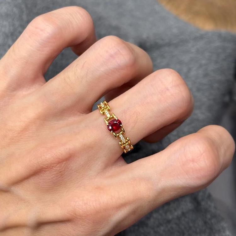 

New in diamond studded ruby small chain rings for women r commuting suitable for daily Female Ring gifts light luxury resizable червоний