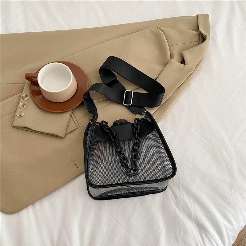 Stilvolle durchsichtige kleine quadratische Tasche für Damen in frischen Herbstfarben, ideal für den täglichen Gebrauch