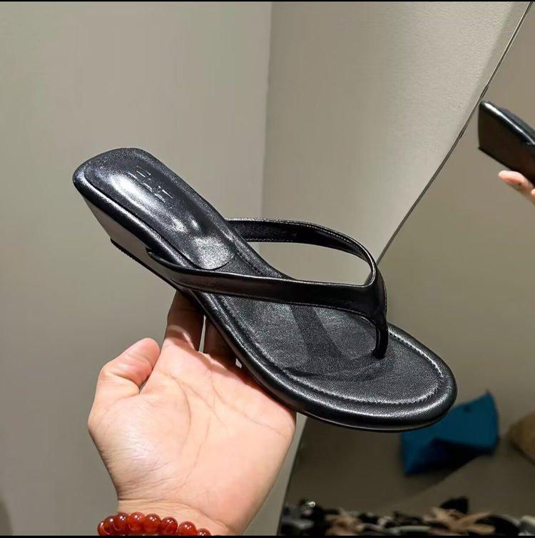 Fashion 2025 New Female Summer Round Toe Ladies Wedges Heeled Slippers Sandals Fashion Wedges Slippers Slides Shoes for Women Flip Flops
