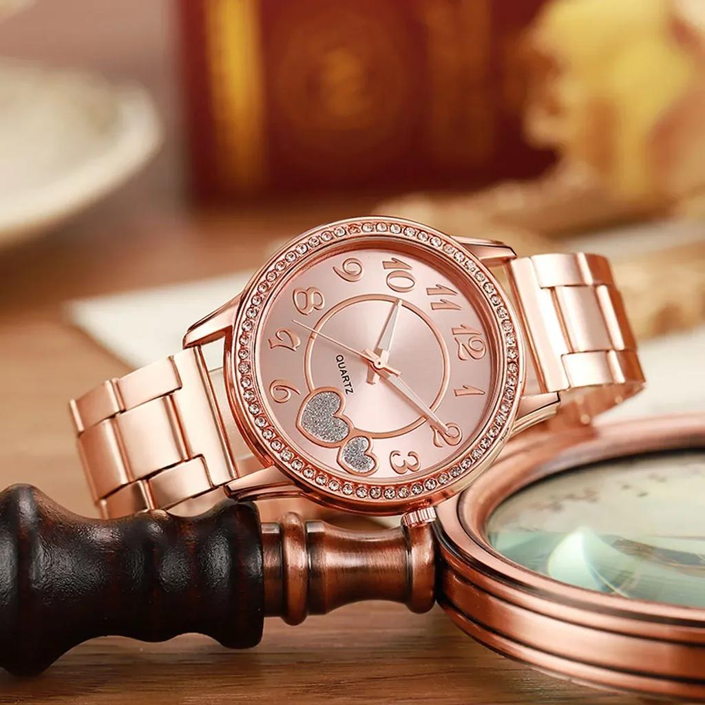 Inlaid rhinestone heart-shaped dial quartz watch, women's strap watch, exquisite dial, clothing accessories