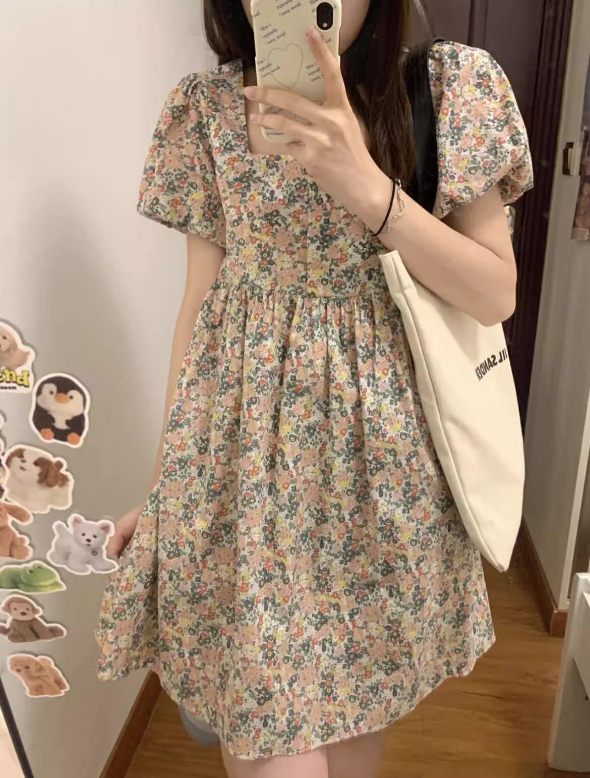 

Retro square collar floral dress women s summer explosion French small man looking thin age reducing Platycodon doll skirt 3XL